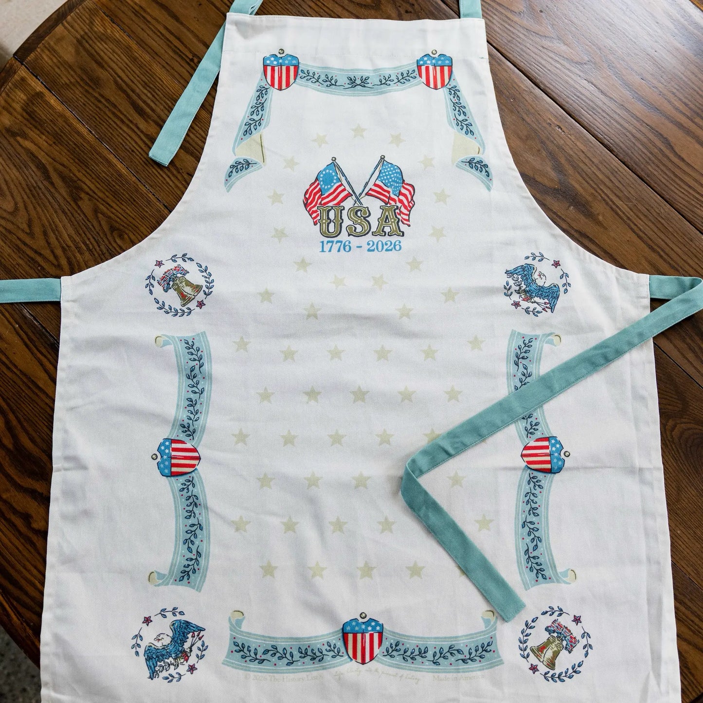 Apron with USA 1776 - 2026 "retro" design in 100% cotton
