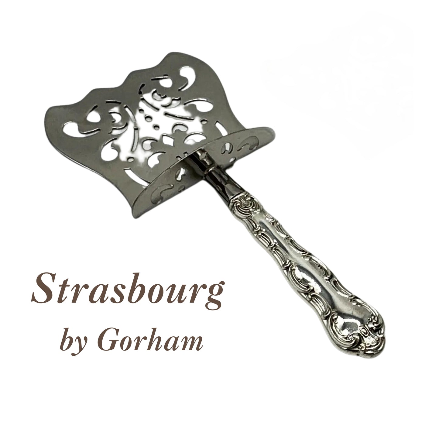 Serving utensils in classic patterns