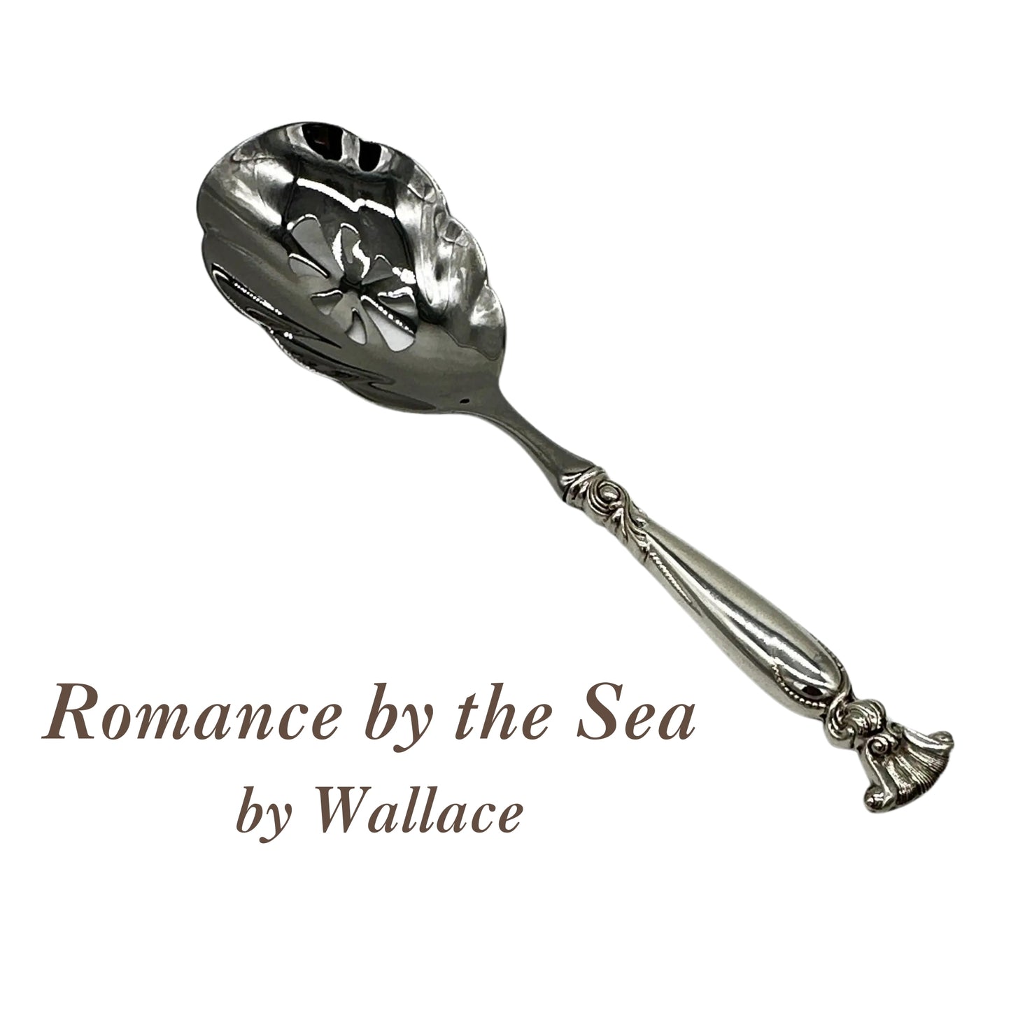 Serving utensils in classic patterns