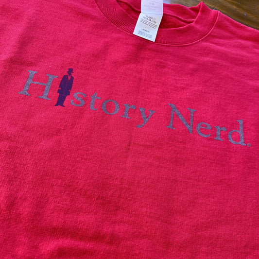 Close-up of History Nerd" with Abraham Lincoln - Crewneck sweatshirt in red from The History List store