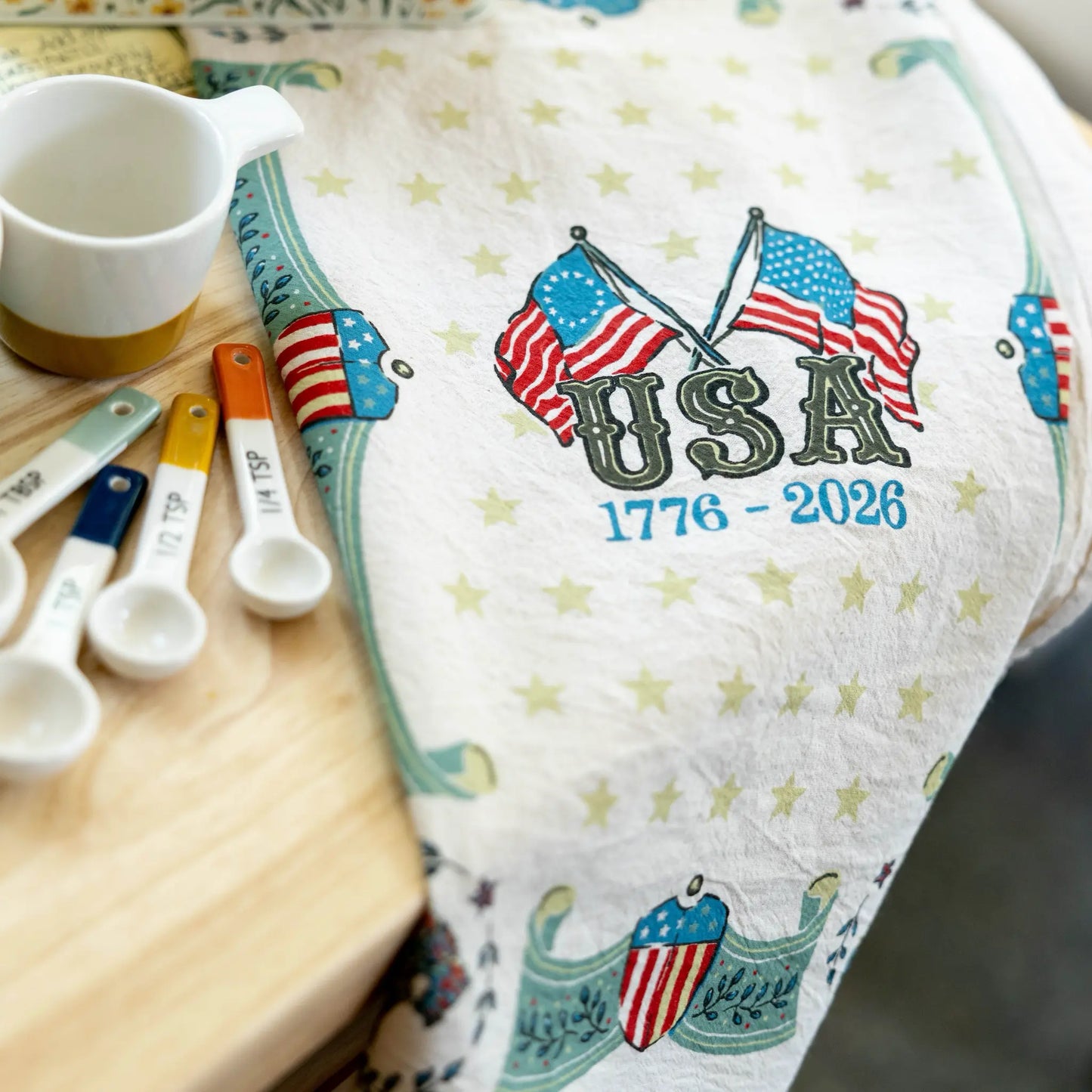 Apron with USA 1776 - 2026 "retro" design in 100% cotton