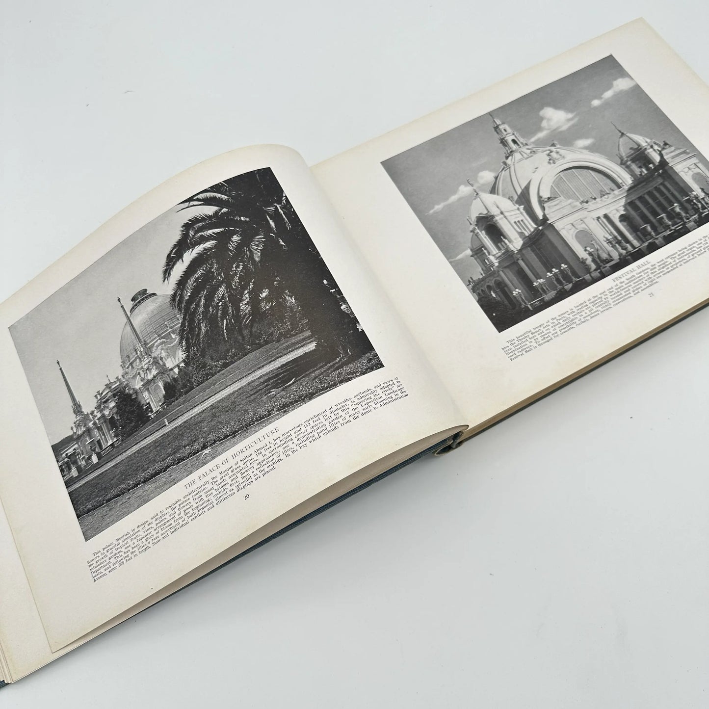 The Blue Book: A Comprehensive Official Souvenir View Book, Illustrating the Panama-Pacific Internation Exposition, San Francisco, 1915