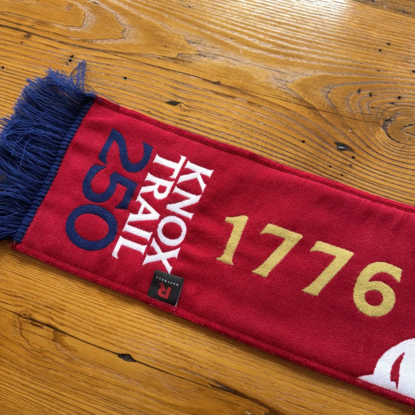 Knox Trail 250 woven scarf