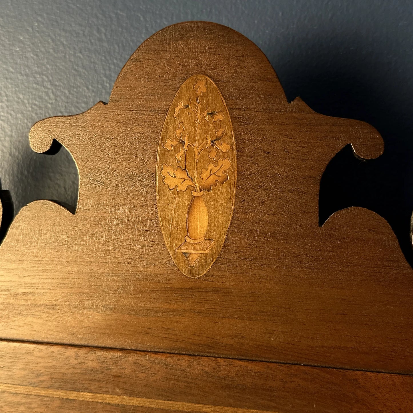 Chippendale-style Mahogany Inlaid Scroll-frame Mirror — 19th C.