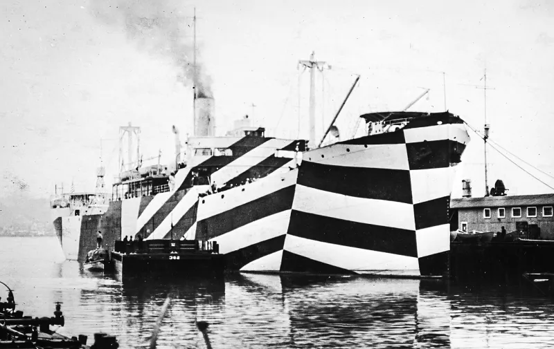 World War 1 - Razzle Dazzle Camouflage Painting | WWI transport, Osterle, camouflaged, November 11, 1918 in New York Harbor