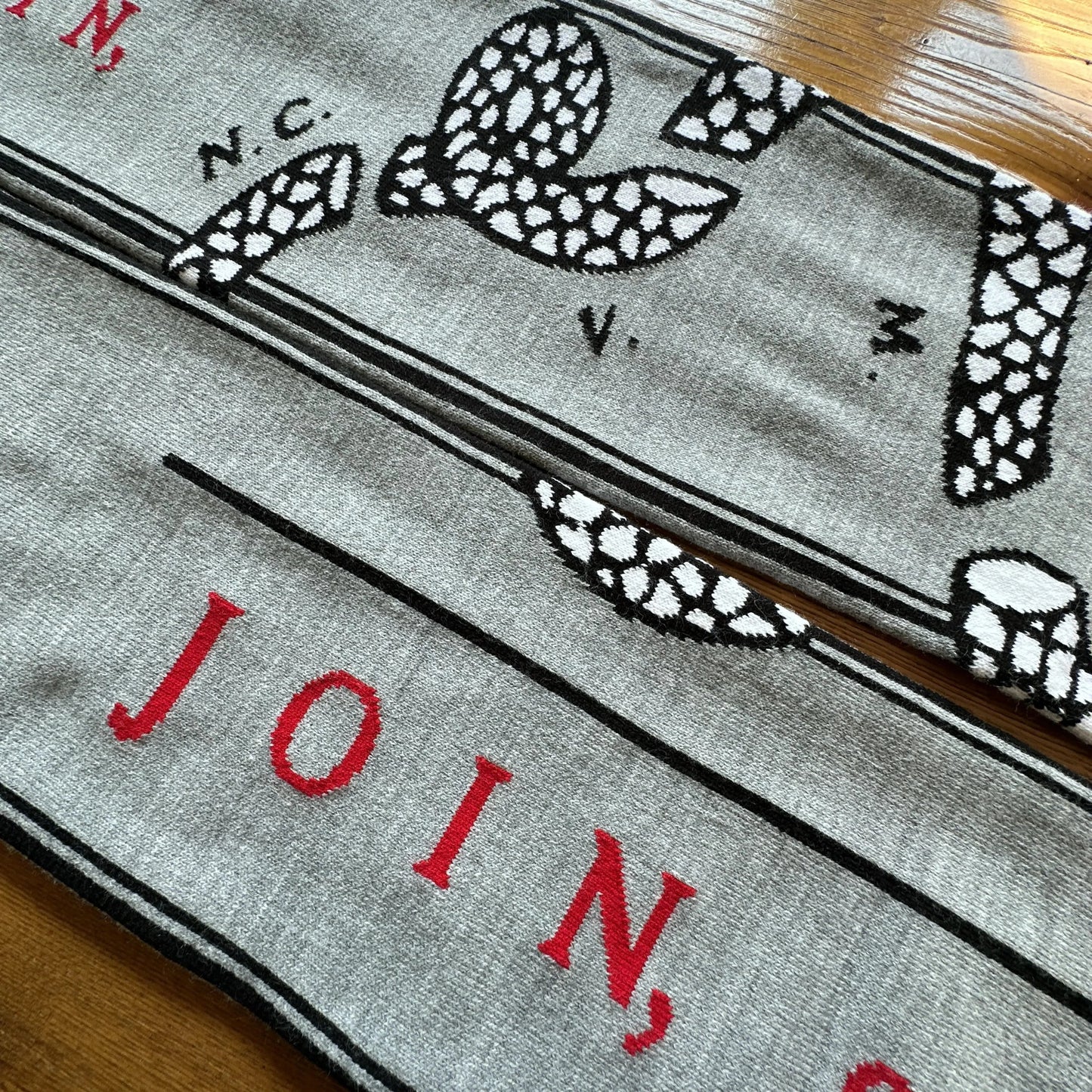Closer look at the "Join or Die" woven scarf — Made in America from The History List store