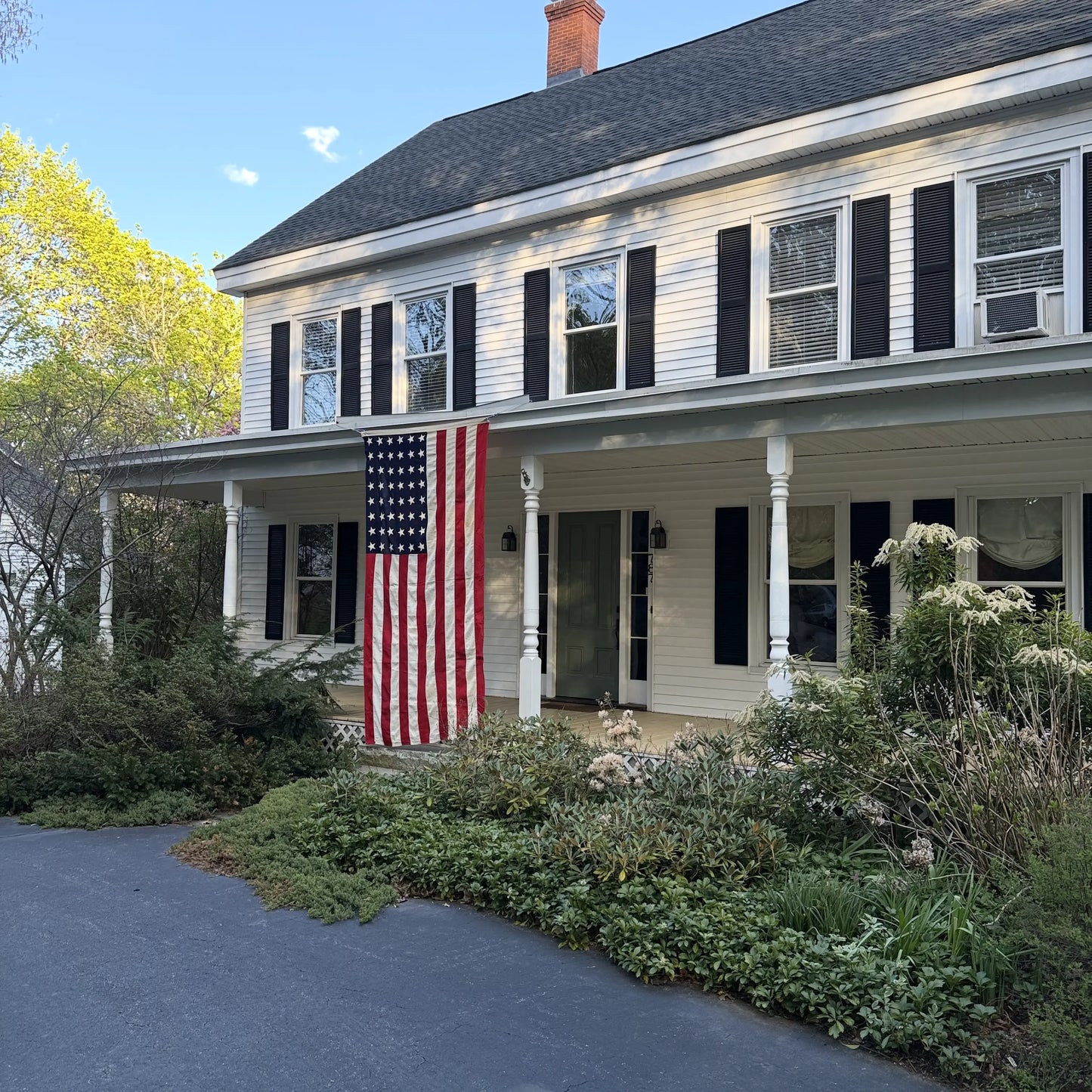 Large 48 Star Flag in excellent condition — 4.75' x 9'
