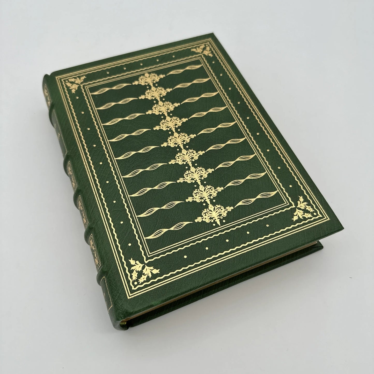 "A Stillness at Appomattox" signed by the author Bruce Catton — A beautiful private printing, leather-bound with gilt lettering