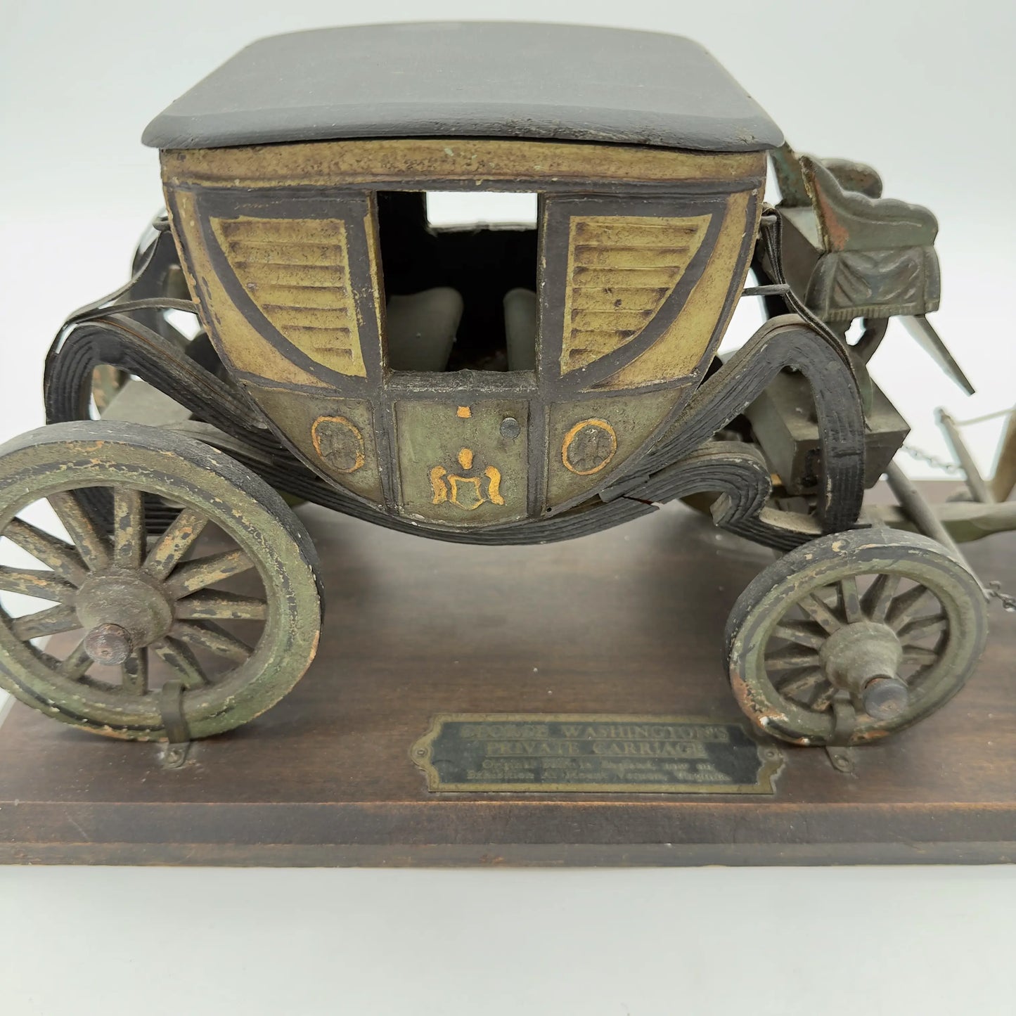 George Washington's Private Carriage And Horses — Miniature Replica