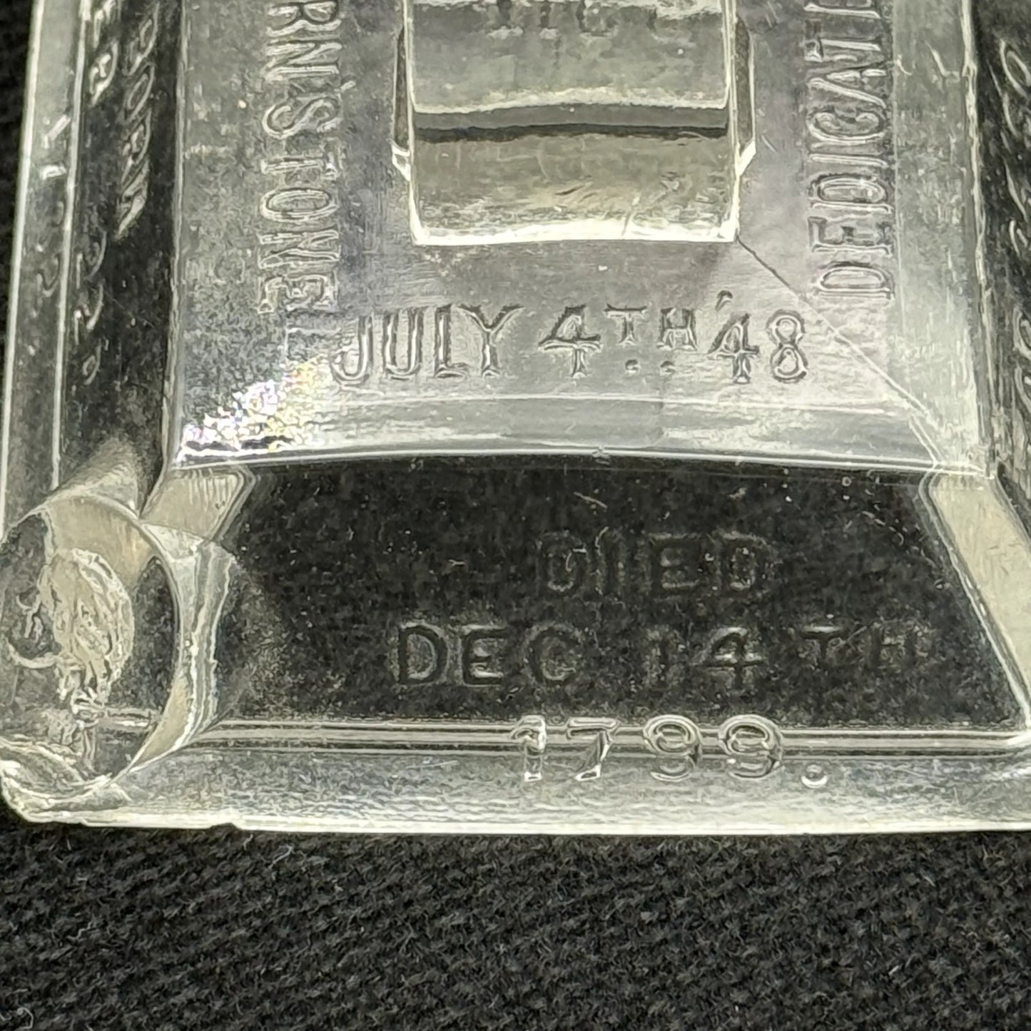 Washington Monument Commemorative Glass Paperweight