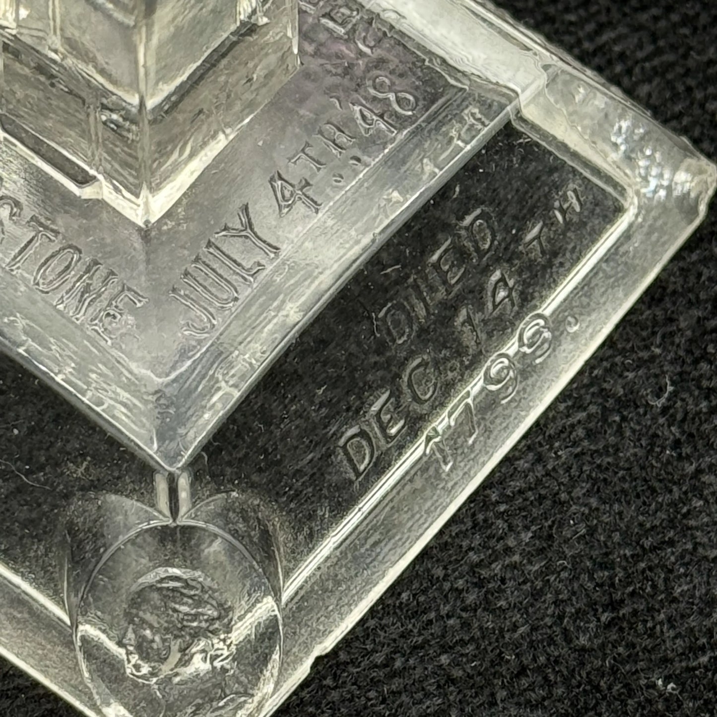 Washington Monument Commemorative Glass Paperweight