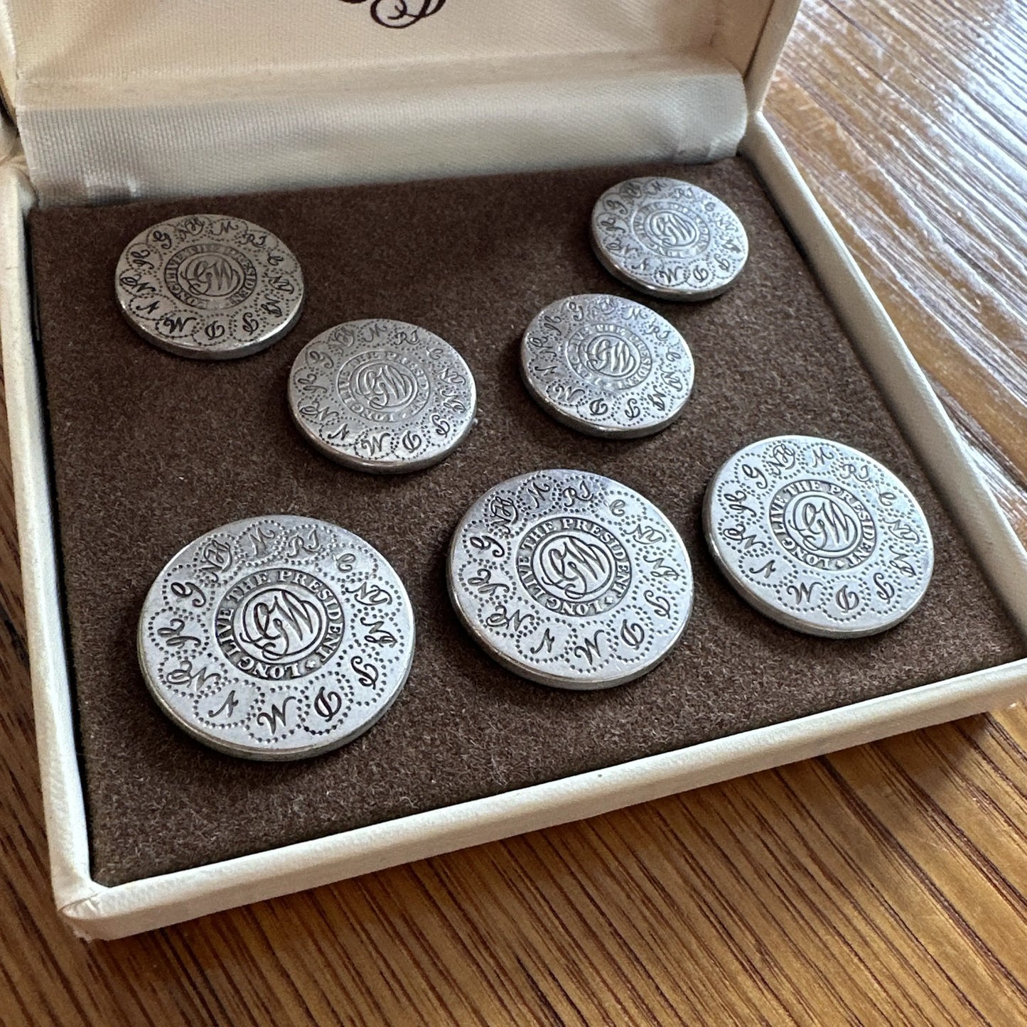 Sterling button set with linked states design