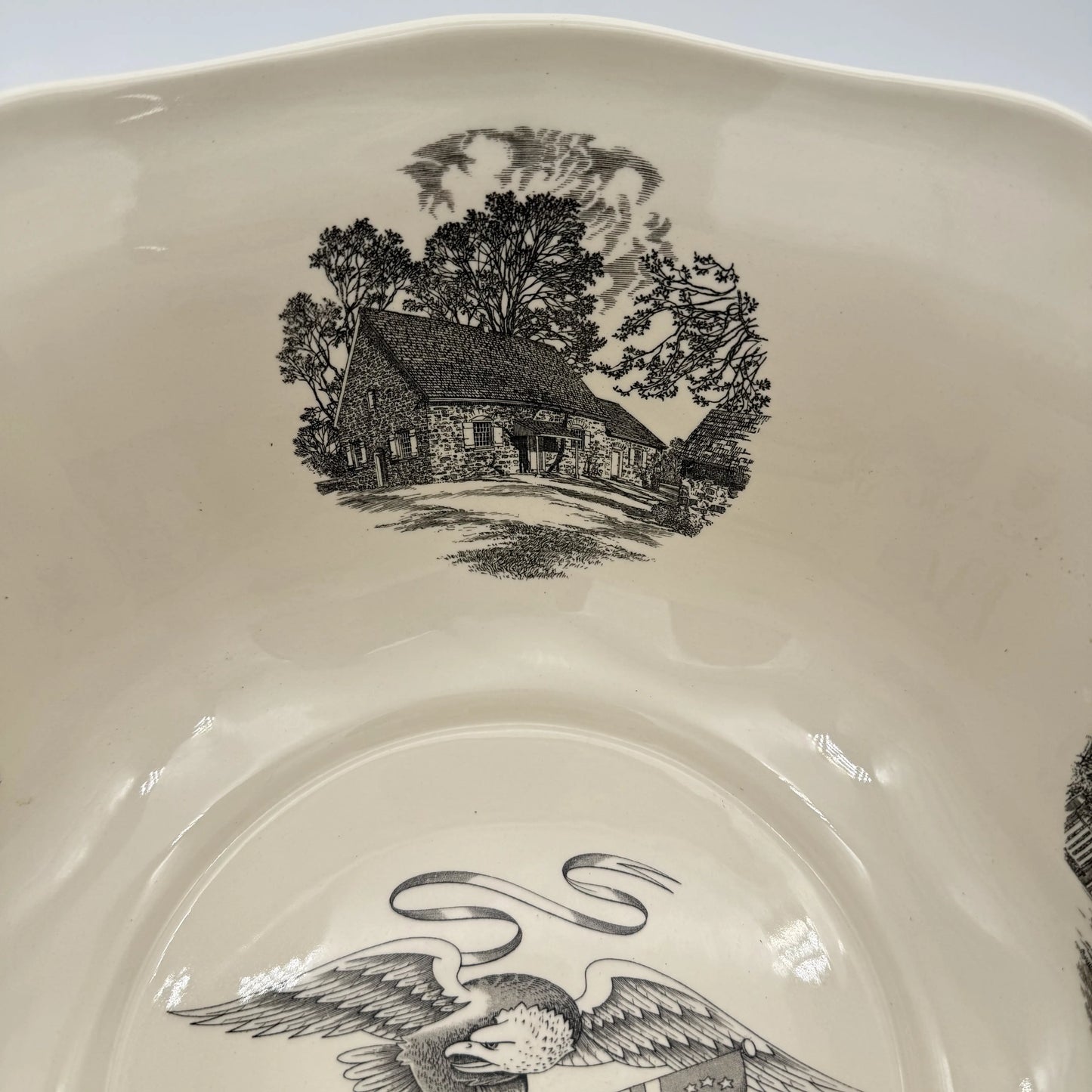 Wedgwood Queensware "Philadelphia" bowl on removable wood stand