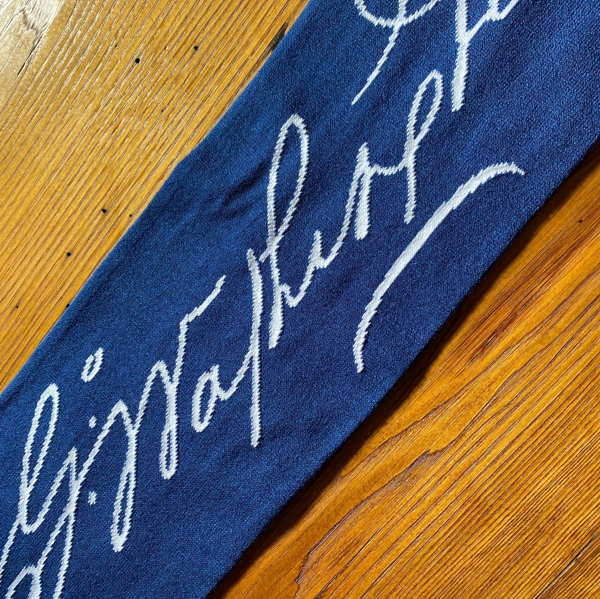 Close-up text George Washington Signature "Victory or Death" woven scarf from the history list store