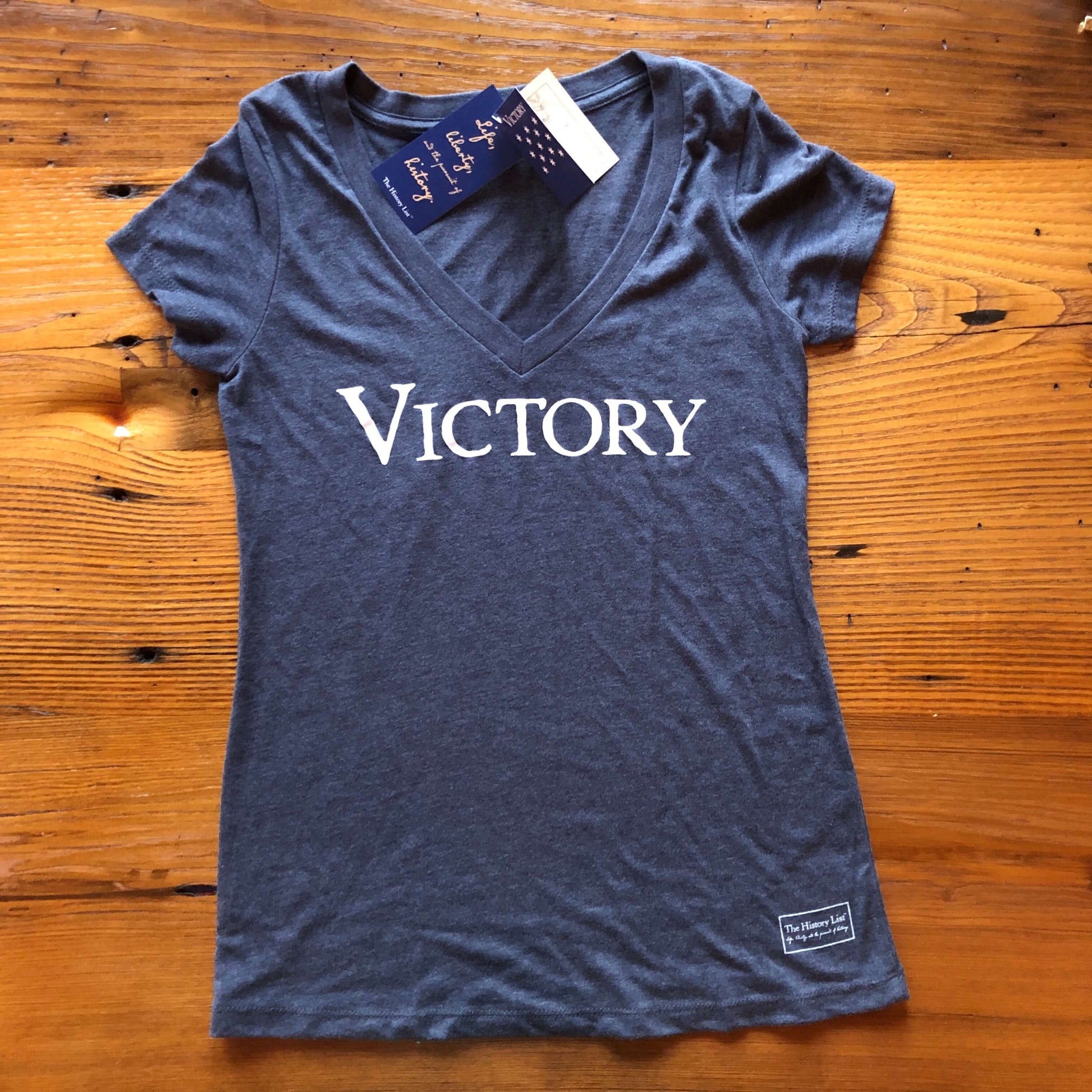 "Victory" V-neck shirt - Vintage navy from The History List Store